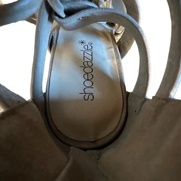 Shoe Dazzle NEW Johany Stacked Heel Platform Sandal Strappy Taupe Women’s 5.5 - Picture 7 of 8